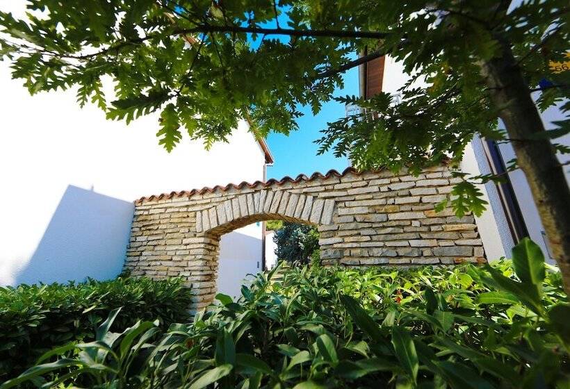 酒店 Ai Pini Medulin Resort