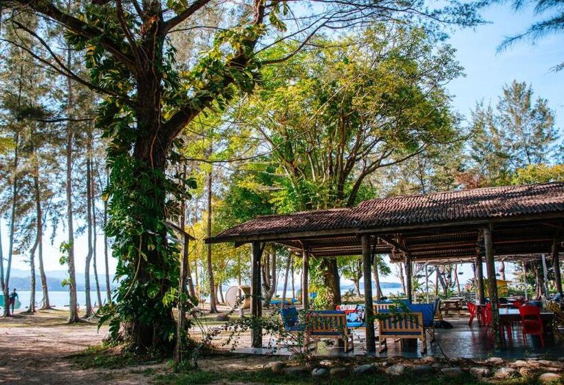 Ara Dinawan Island Resort