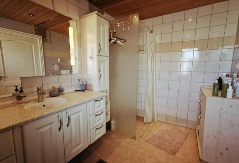 تختخواب و صبحانه Villa