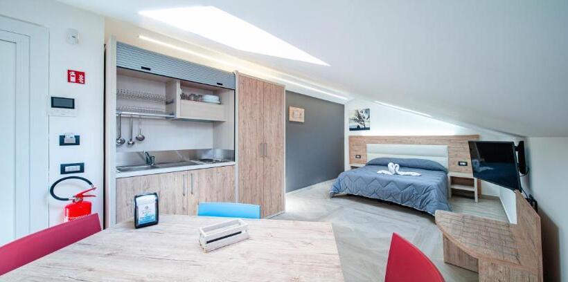 Casa Vacanze Mariaelena   Momena