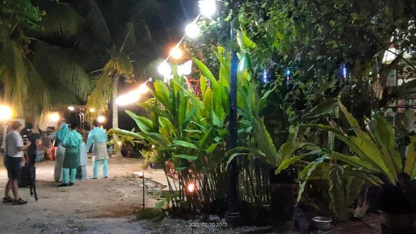 Отель Bungalow Mat Hj Limah