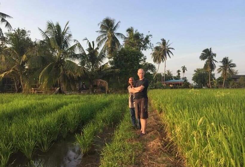 Отель Bungalow Mat Hj Limah