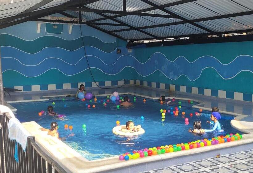 בית מלון כפרי Campestre Villa Tiffany