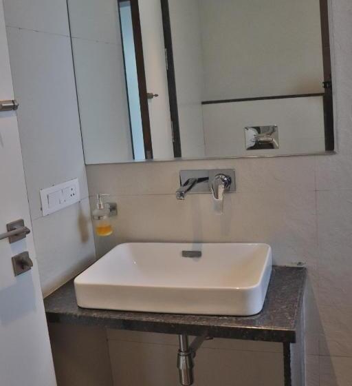 ホテル Dwarka Grand