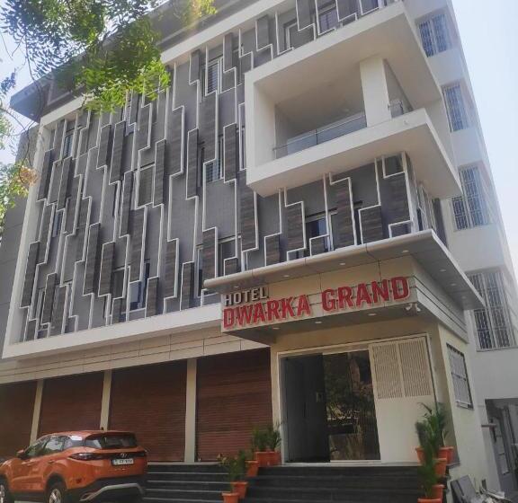 ホテル Dwarka Grand