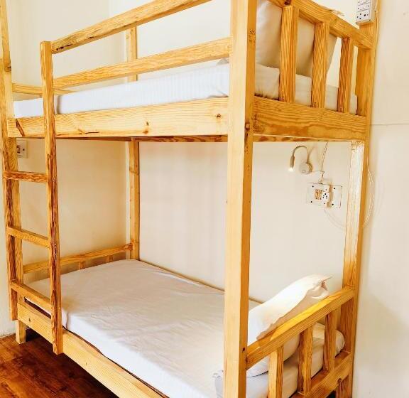 Отель Mountain Dew Guest House