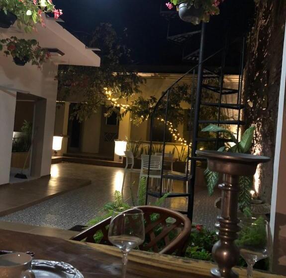 בית מלון כפרי The Place Penthouse