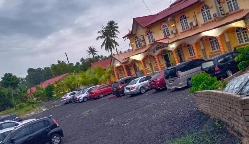 モーテル Raz Hotel Pantai Peranginan Kelulut