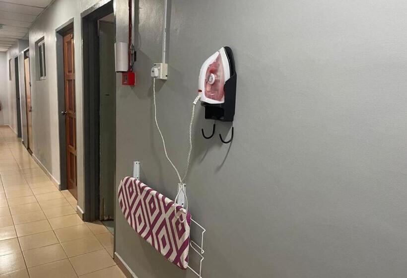 Oyo 90914 Hotel Mei Wah