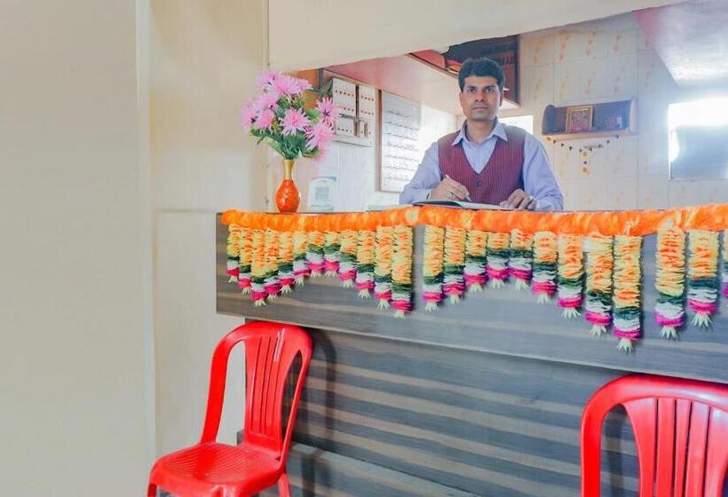 Oyo Shetkari Mala Hotel & Lodging