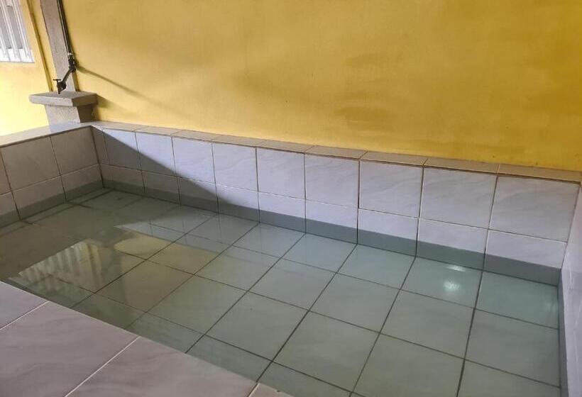 بنسيون Aqiza Home Kuala Krai