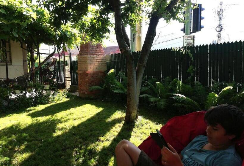 بنسيون Casa Leah