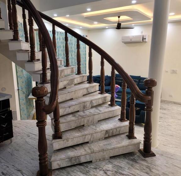 펜션 Regalia Home Sapphire Stay