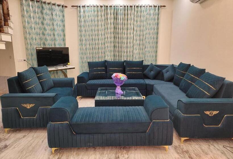 펜션 Regalia Home Sapphire Stay