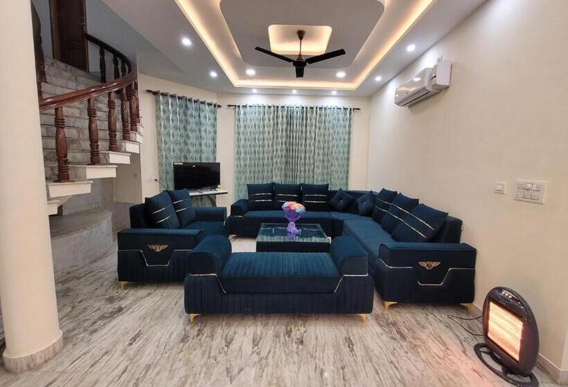 펜션 Regalia Home Sapphire Stay