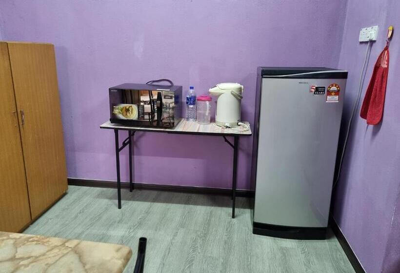 بنسيون E.r. Budget Inn