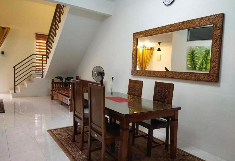 Пансион Kayu Cengal Homestay