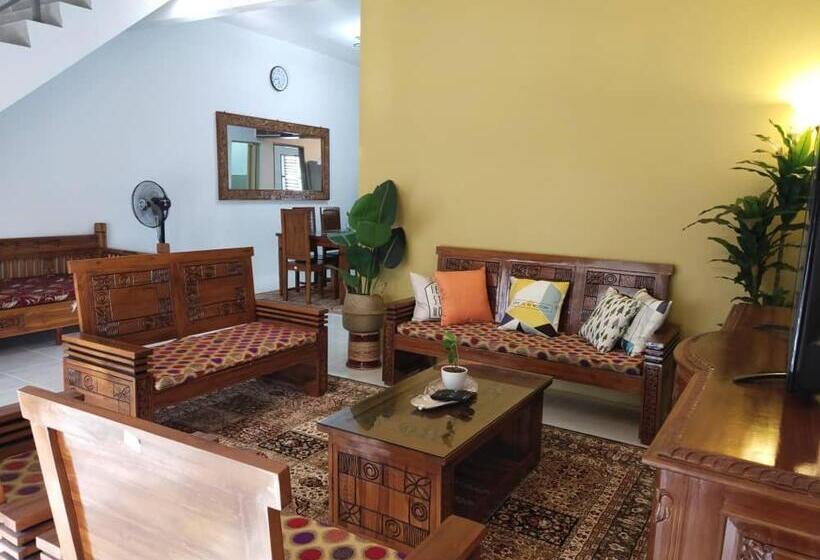 Пансион Kayu Cengal Homestay