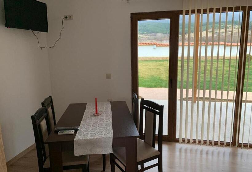 Пансион къщи за гости “планински рай” Mountain Paradise