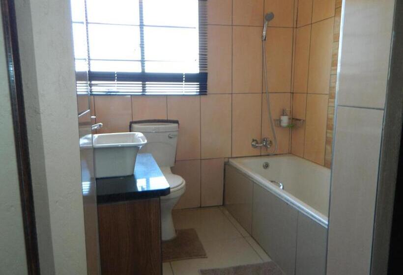 פנסיון Sgobolo Guest House