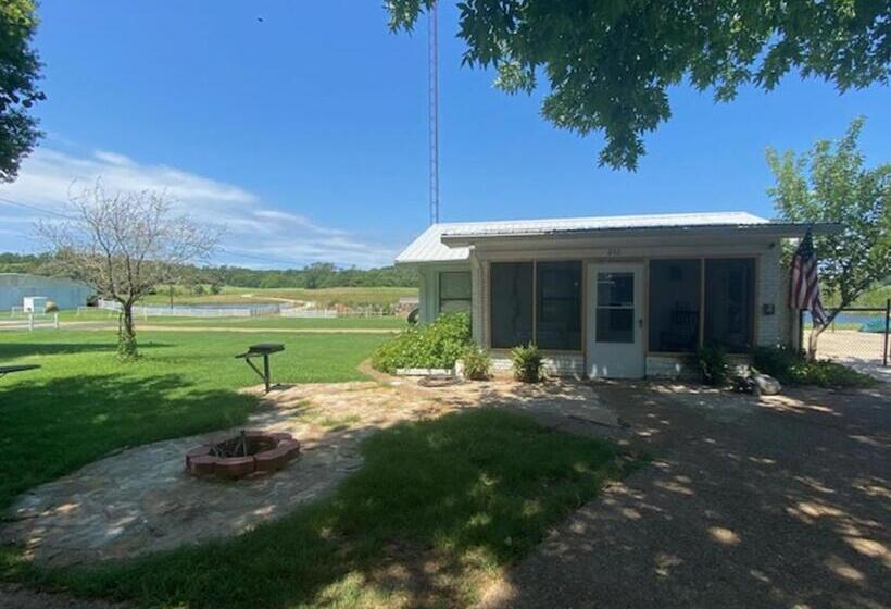 펜션 The White Cottage