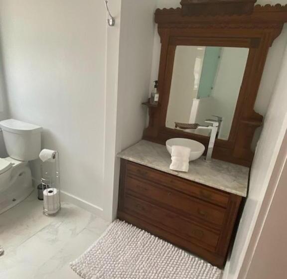 펜션 The White Cottage