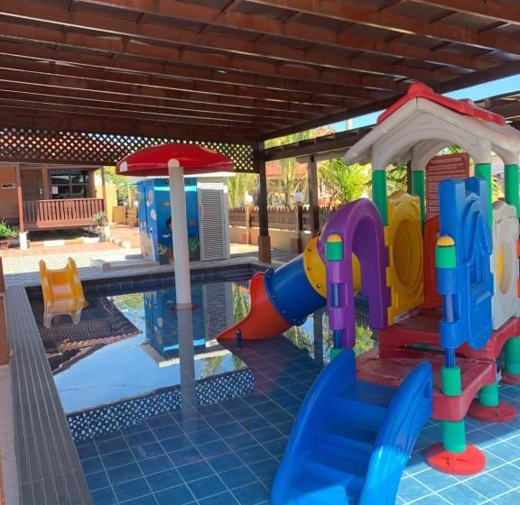 منتجع D Razna Chalet Pantai Seberang Takir