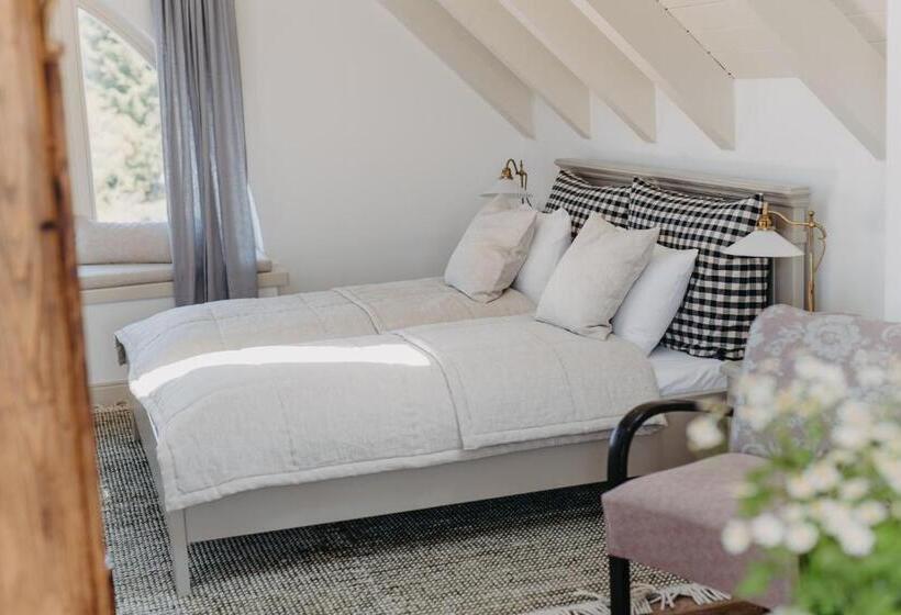 Ráj Na Zemi Venkovský Hotel A Kavárna