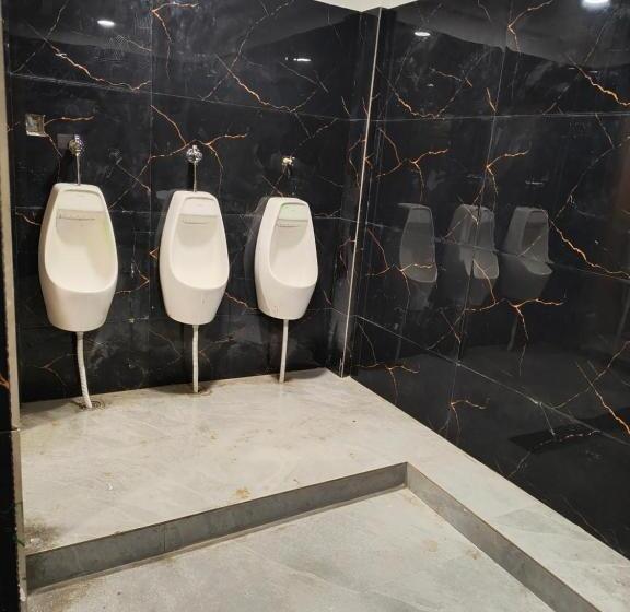 Aks International Hotel And Resort