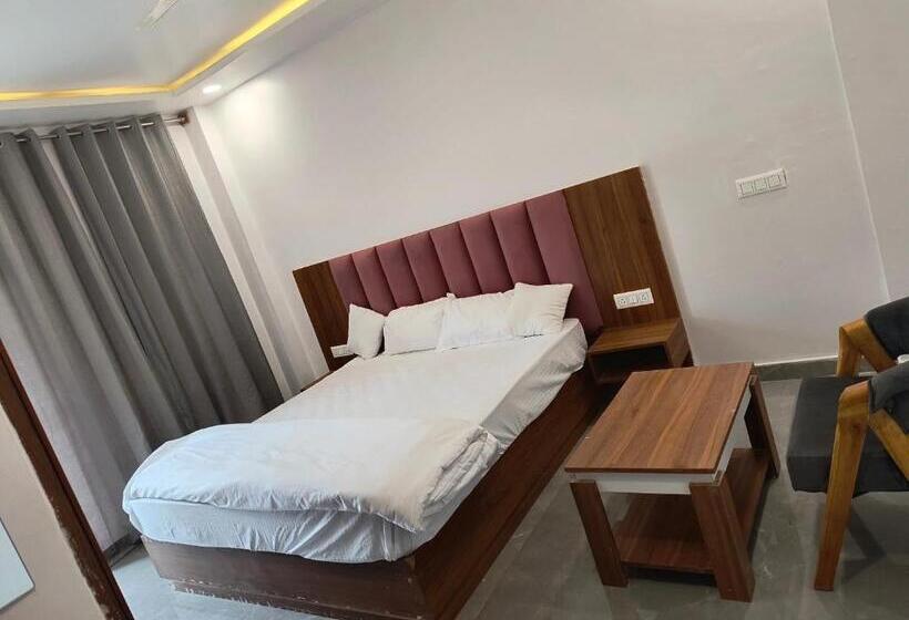 Aks International Hotel And Resort