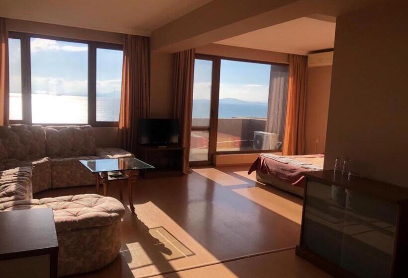 ユースホステル Relax Sarafovo