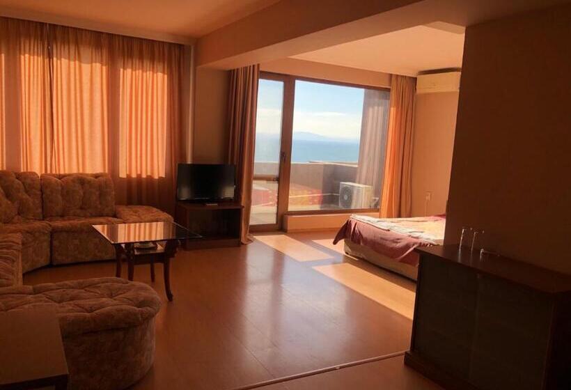 ユースホステル Relax Sarafovo