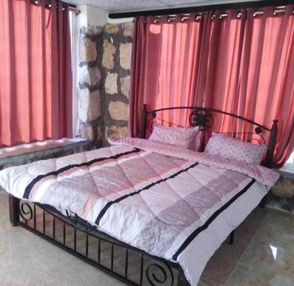 تختخواب و صبحانه Al Karak Countryside And