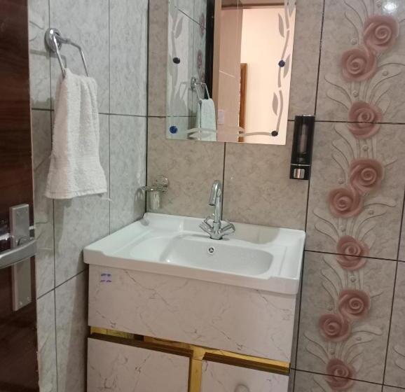 مبيت وإفطار Atithi Homestay & Bhojnalya, Chail