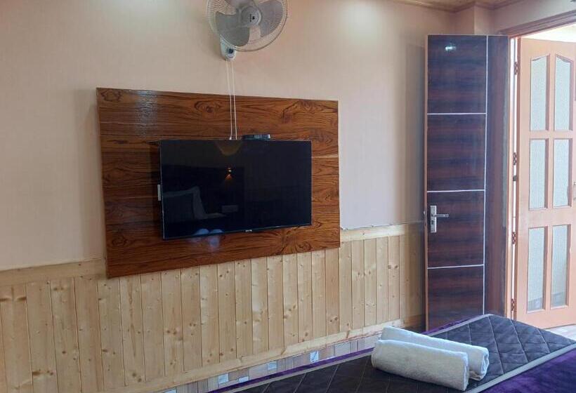 مبيت وإفطار Atithi Homestay & Bhojnalya, Chail