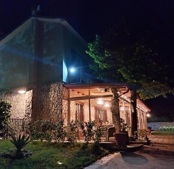 مبيت وإفطار Cà Rosanna