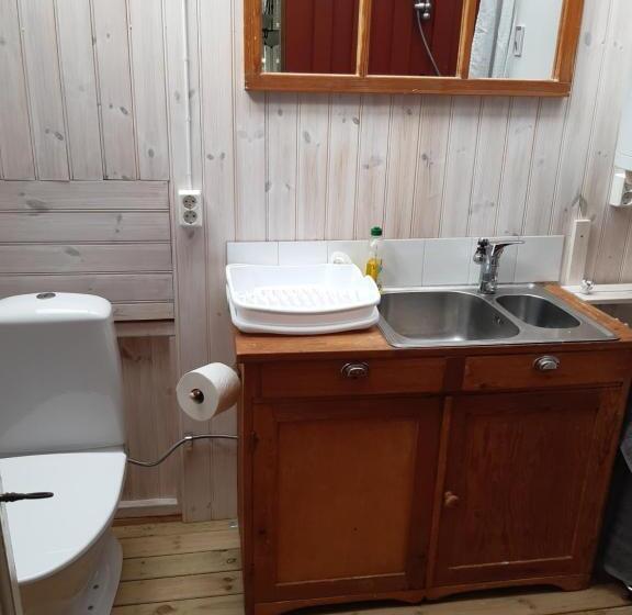 Bed and Breakfast Röda Stugan På Slinken