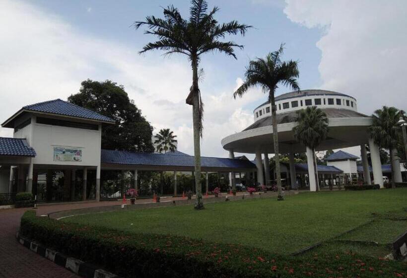 Bukit Beruntung Resort