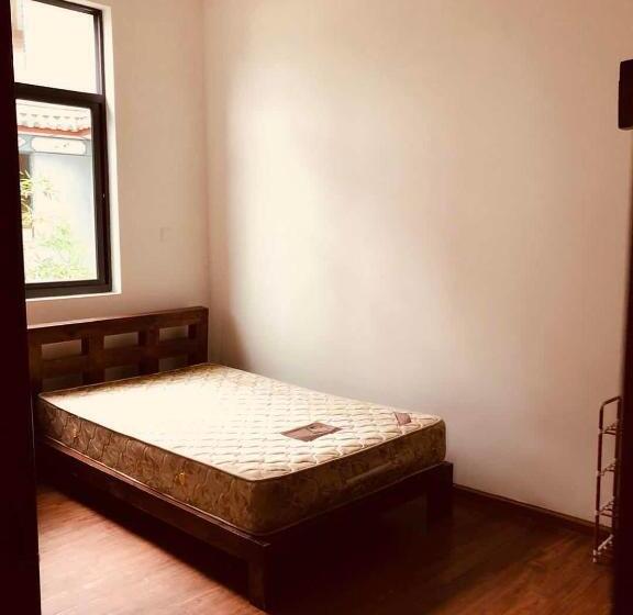 Dali Xiaowenzi International Youth Hostel