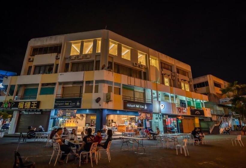 בית מלון כפרי Ac Residence   Behind Cititel