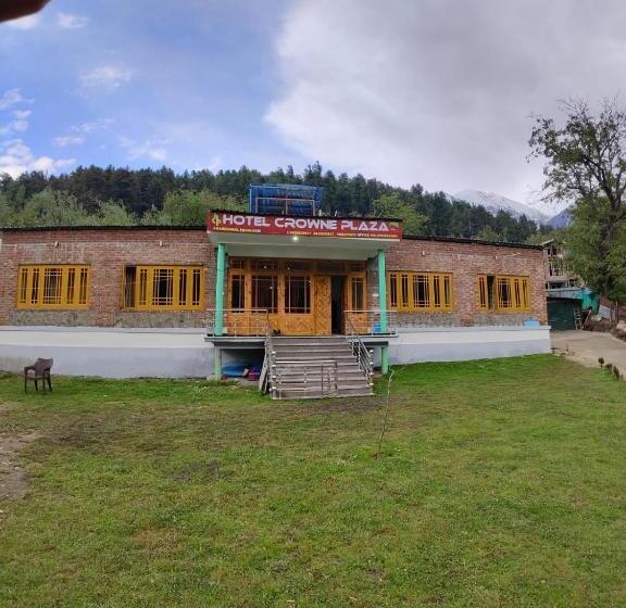 Hotel Crest Plaza Resort