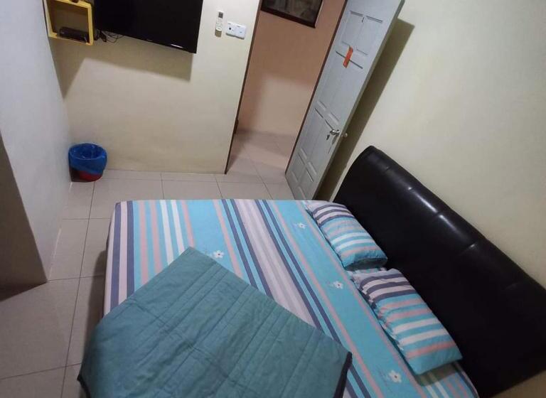 Hotel Easy Homestay Lukut Ns