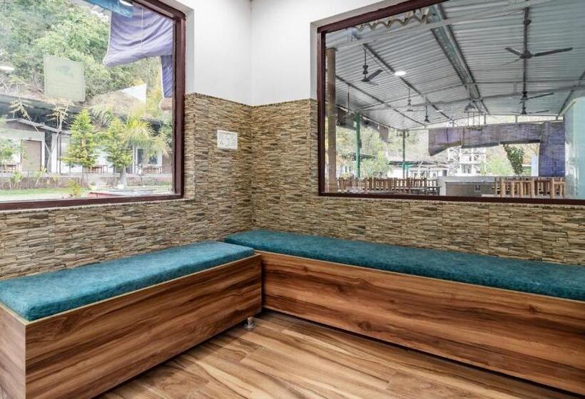 Itsy Hotels Paddler Zone With Bungee Jumping