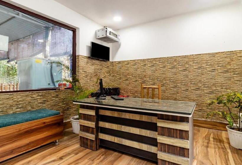 Itsy Hotels Paddler Zone With Bungee Jumping