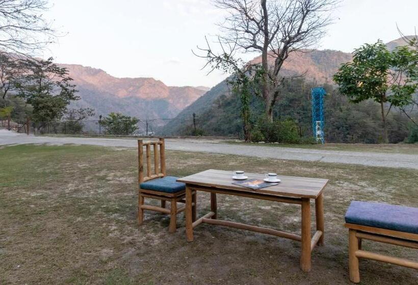 Itsy Hotels Paddler Zone With Bungee Jumping