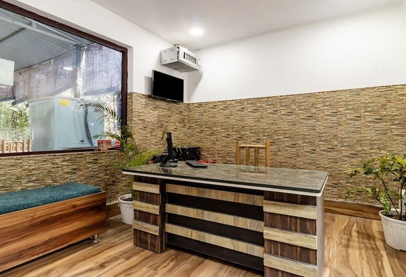 Itsy Hotels Paddler Zone With Bungee Jumping