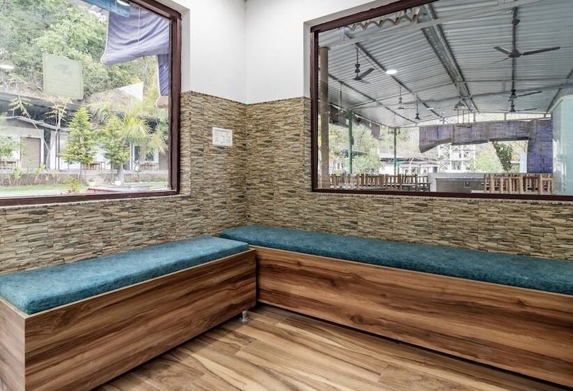 Itsy Hotels Paddler Zone With Bungee Jumping