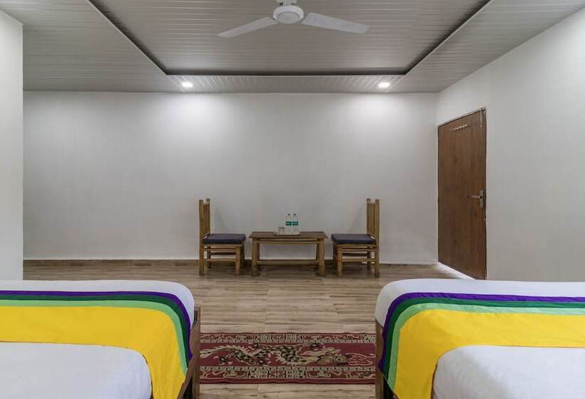 Itsy Hotels Paddler Zone With Bungee Jumping