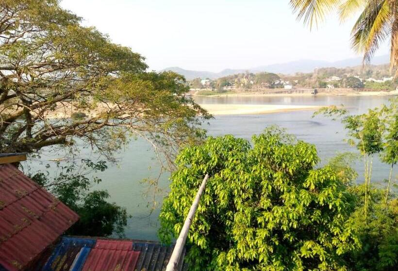 בית מלון כפרי Khopchai Guesthouse