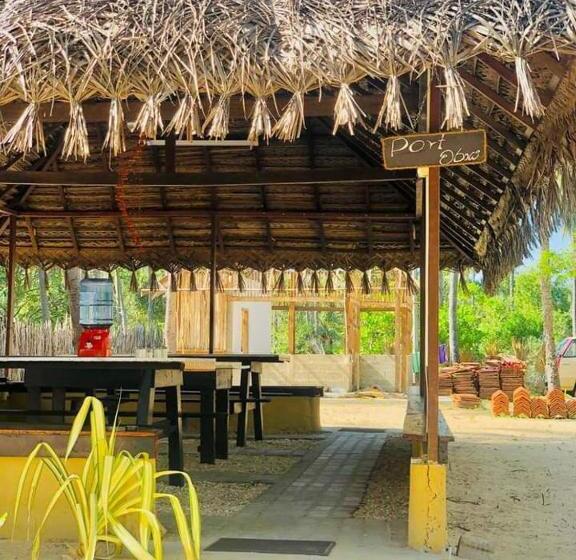 Отель Lankathilaka Kitesurfing Holiday Resort